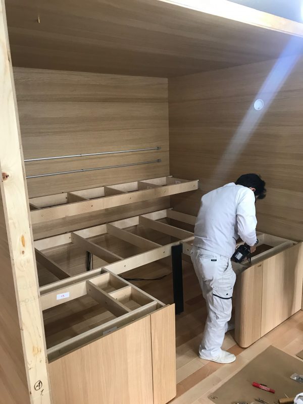 TAIVE-lauteiden tukipuiden rakentaminen käynnissä.